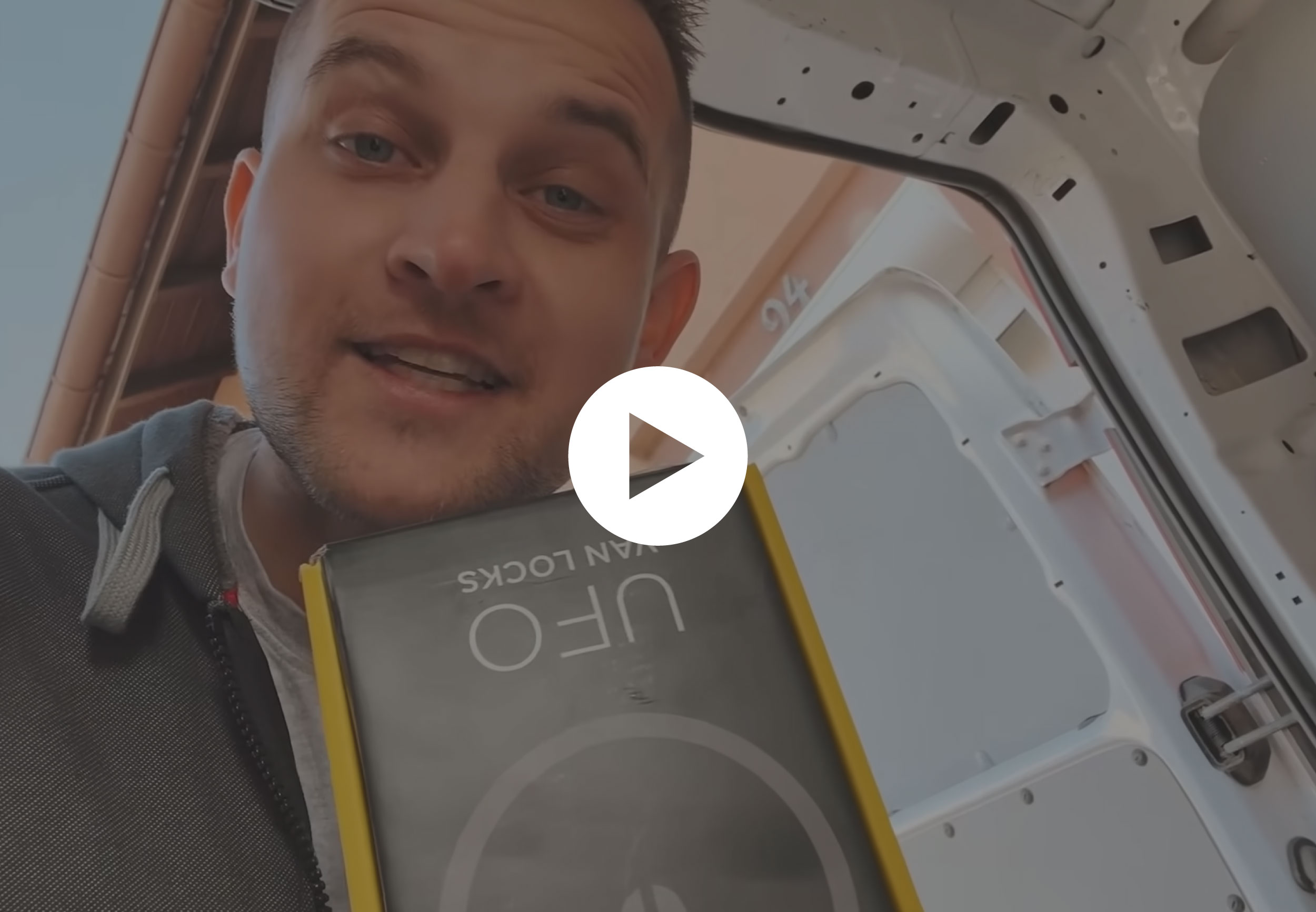 Pour découvrir les serrures UFO 2 de chez Meroni